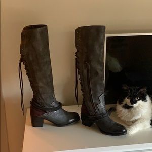 Freebird Coal Boot Size 10M *NEVER WORN*